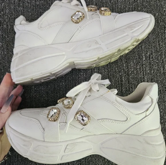 ✨️STEVE MADDEN MARYANNA WHITE CHUNKY SNEAKERS SIZE 6✨️ - Picture 9 of 9